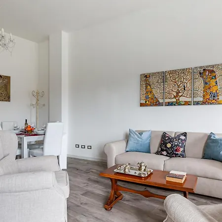 Lungarno Elegant With Panoramic Balcony Apartment Pisa
